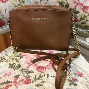 Crossbody purse